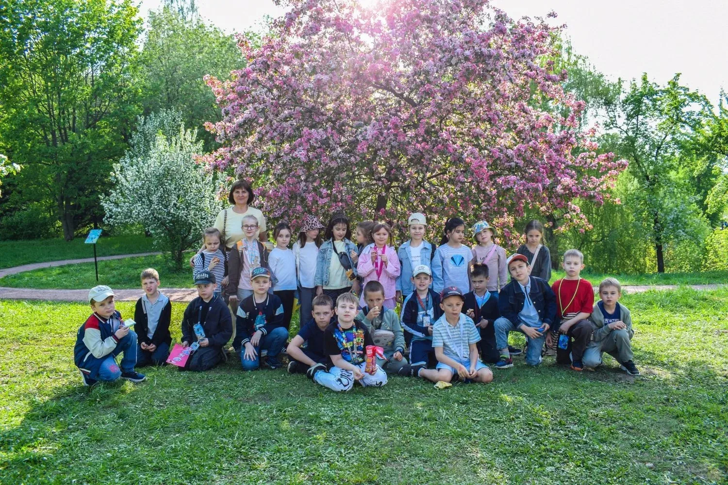 🌿 🌴1 «О» в Царицыно: путешествие по оранжереям  🍃Ученики 1 «О» класса совершили удивительное путешес