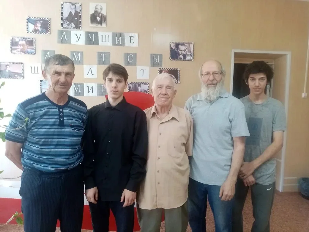 В честь Дня России в шахматном клубе «Этюд», действующем на базе ГАУ СО «КЦСОН Екатерин...