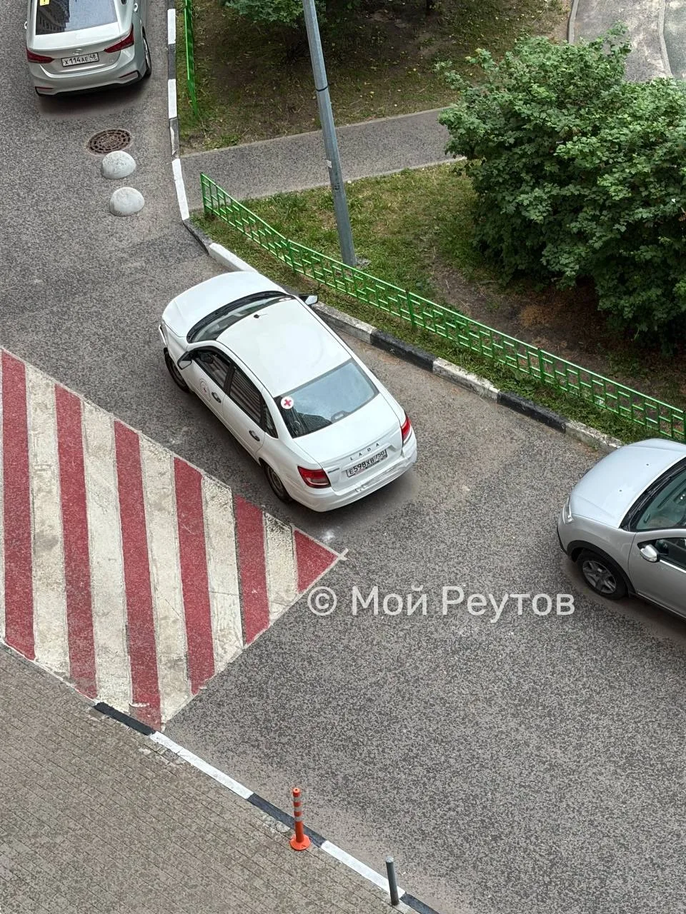 ‼️ Здравствуйте, Юбилейный проспект д 72. С трех ночи бросают стеклянные бутылки пустые! Последняя б