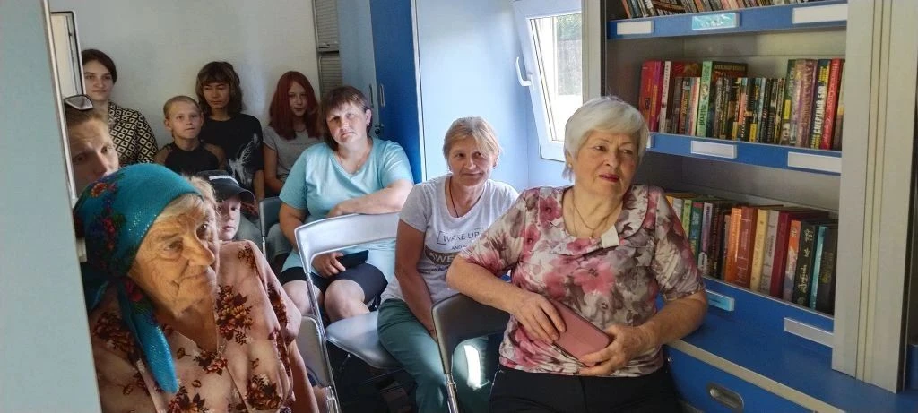🚐 КИБО в гостях у жителей Львовки!

Наш библиотечный комплекс на колёсах снова отправился в путь! С