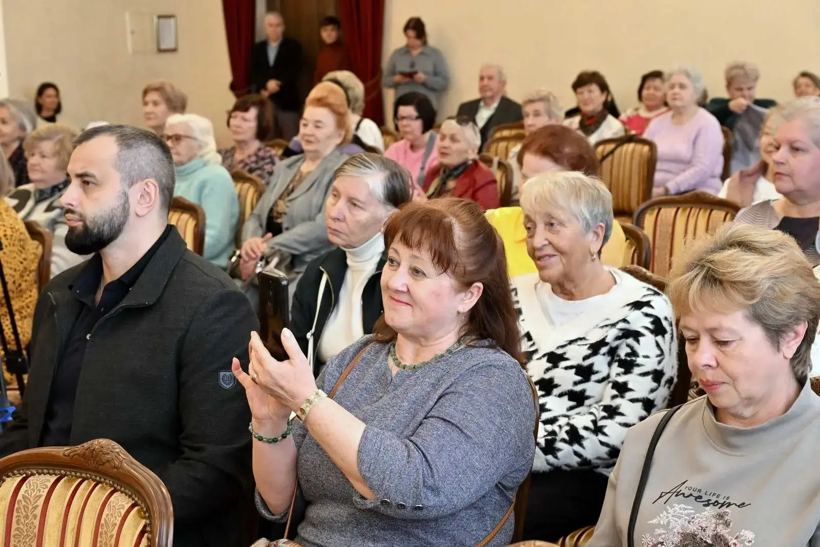 Власиха отмечает День пожилого человека