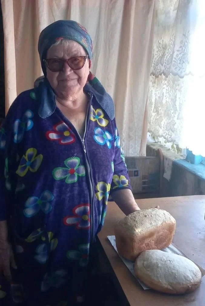 Романовские получатели социальных услуг празднуют Ореховый Спас.