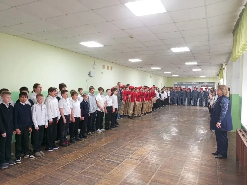 30 марта 2026 года в МБОУ СОШ №6 имени И.Т. Сидоренко прошла традиционная торжественная линейка. 🏫 М
