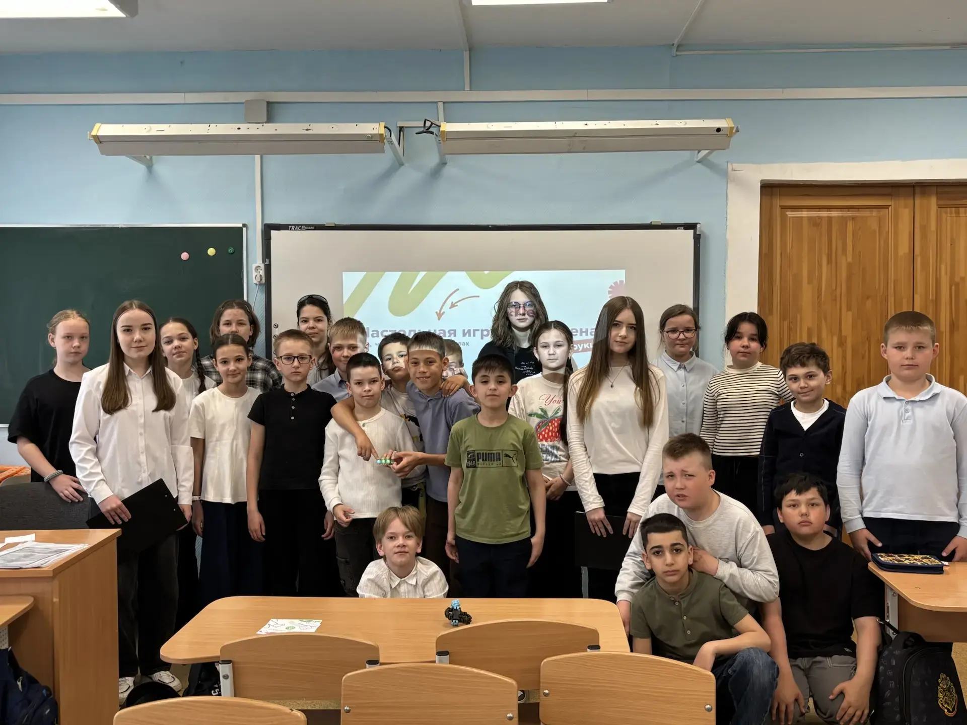 🎲✨ Вчера активисты движения Первых организовали для учеников начальной школы захватывающую настольну