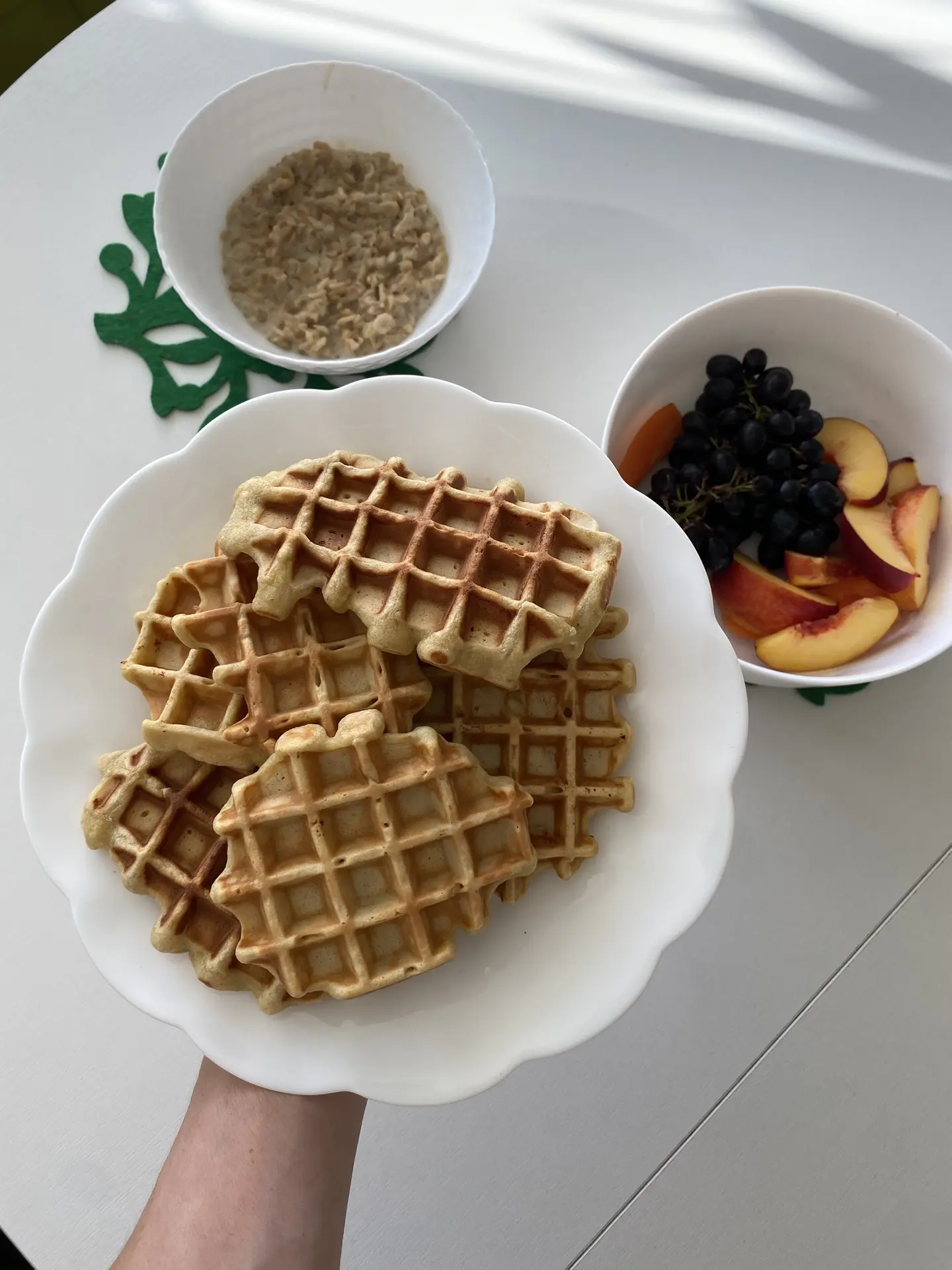 🧇Fluffy sweet banana waffles for a weekend picnic.