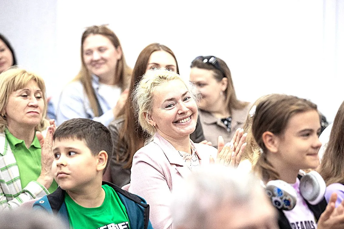 В АНАПЕ ПРЕЗЕНТОВАЛИ ПУТЕВОДИТЕЛЬ ПО ЧЕРНОМОРСКИМ КУРОРТАМ КУБАНИ   В Детско-юношеской библиотеке Ан
