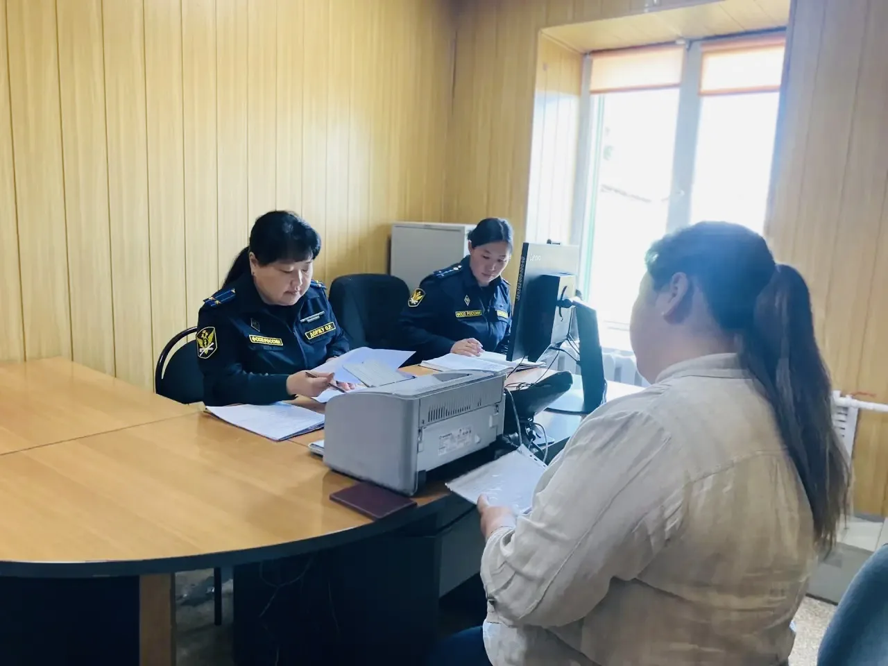 ✅Личный приём граждан в Дзун-Хемчике

Главный судебный пристав по Республике Тыва О.Р. Доржу провела