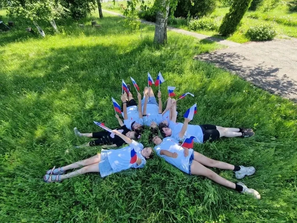Юные новооскольцы приняли участие в фоточеллендже «Я – частичка России!»! 

Каждый снимок – это не п