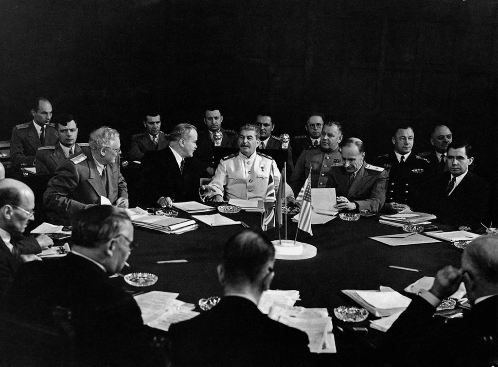 Новый мир

Потсдамская конференция лета 1945 года (17 июля — 2 августа) стала одним из ключевых собы