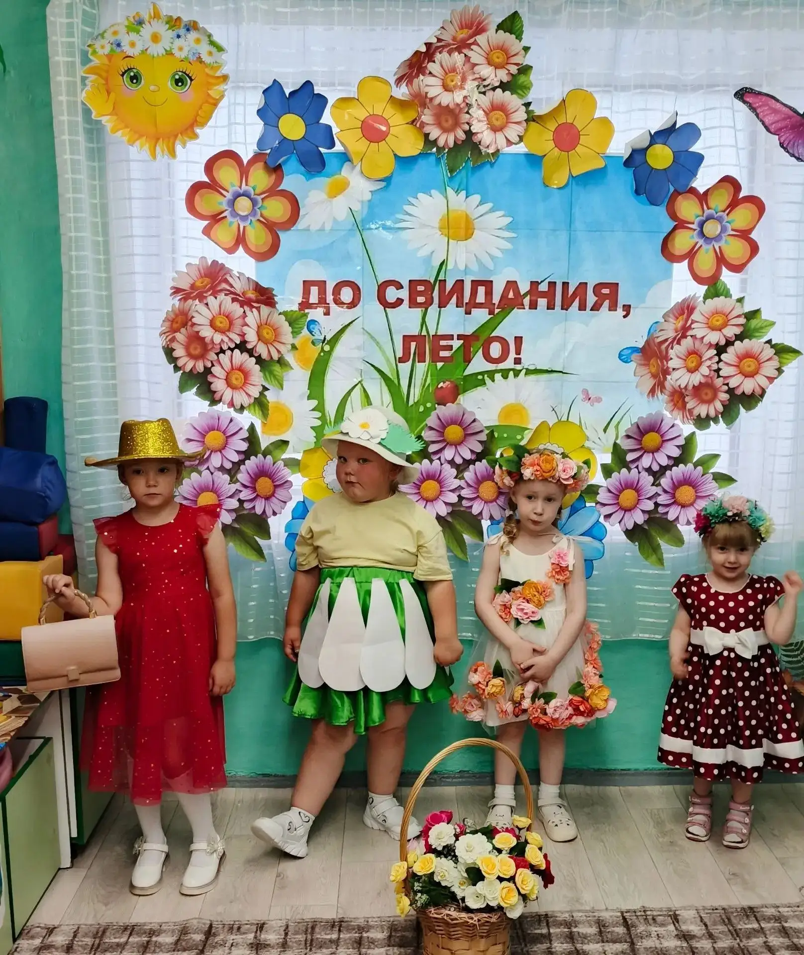 В детском саду состоялся яркий и творческий конкурс-дефиле летних костюмов и аксессуаро...