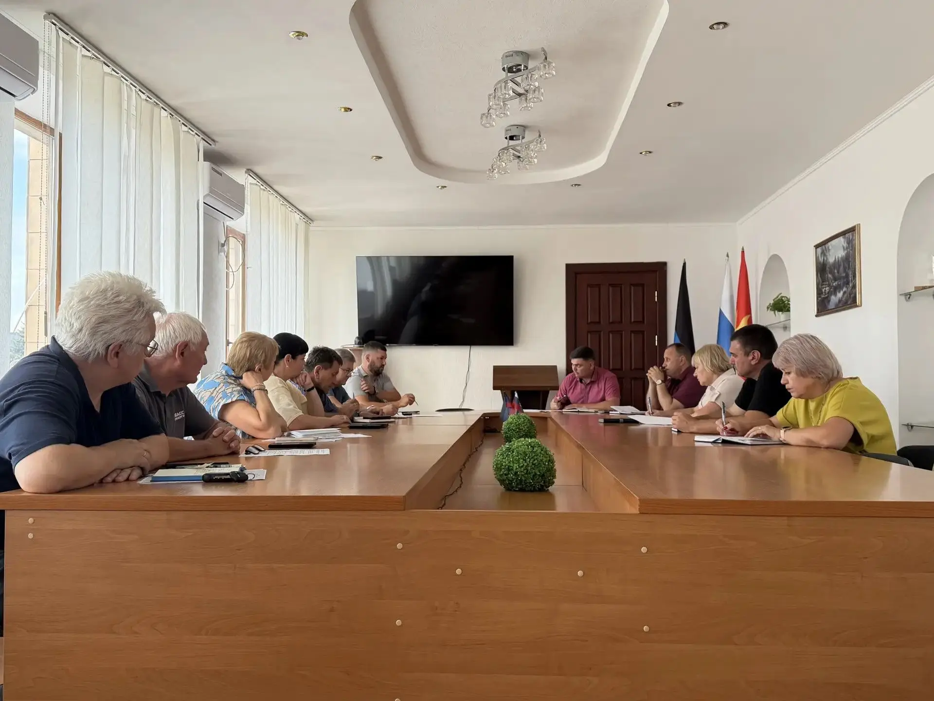 28 июля, Глава муниципального образования городской округ Торез Чесноков А.В. провел совещание с уча