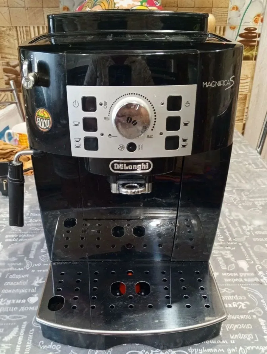 Продаётся кофемашина DeLonghi ECAM 22.110  в отличном состоянии. В использовании раз 5....
