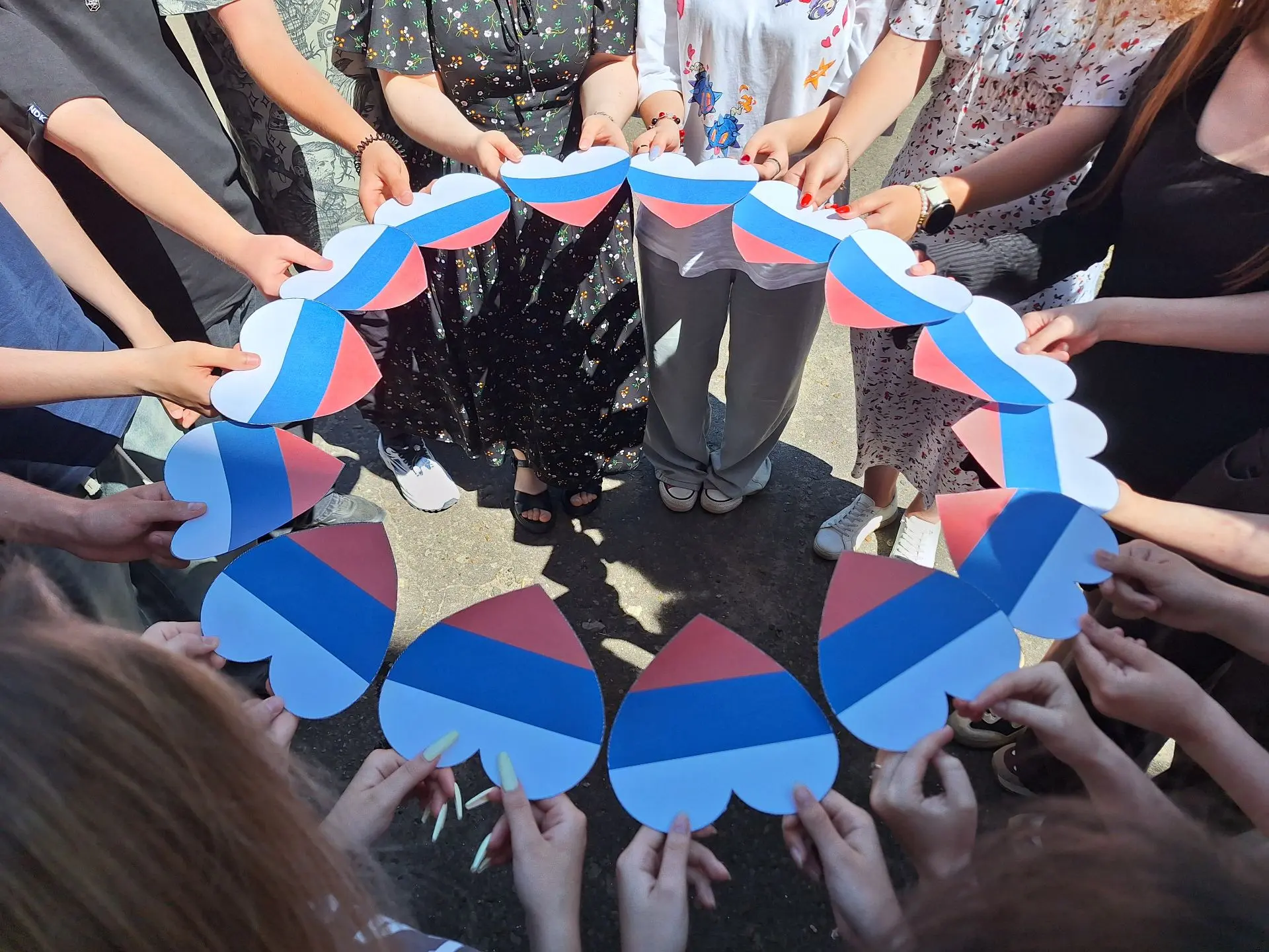 🇷🇺🇷🇺🇷🇺ФЛЭШМОБ «С ЛЮБОВЬЮ К РОССИИ»🇷🇺🇷🇺🇷🇺
🥳В преддверии Дня России студенты по всей стра