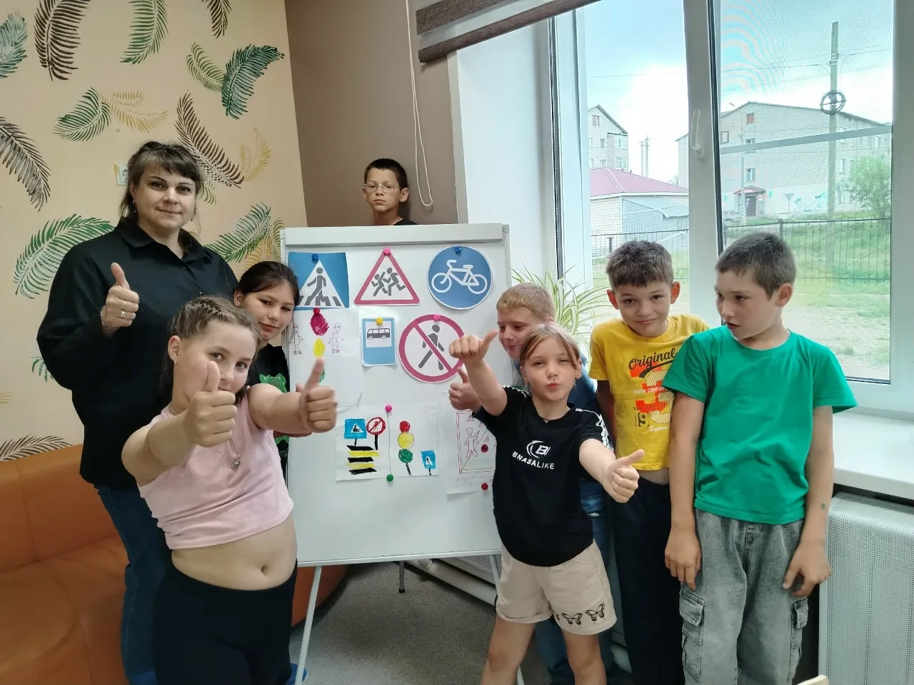 Познавательная программа «О правилах движения — всем без исключения!» 

Вчера в полустационарном отд