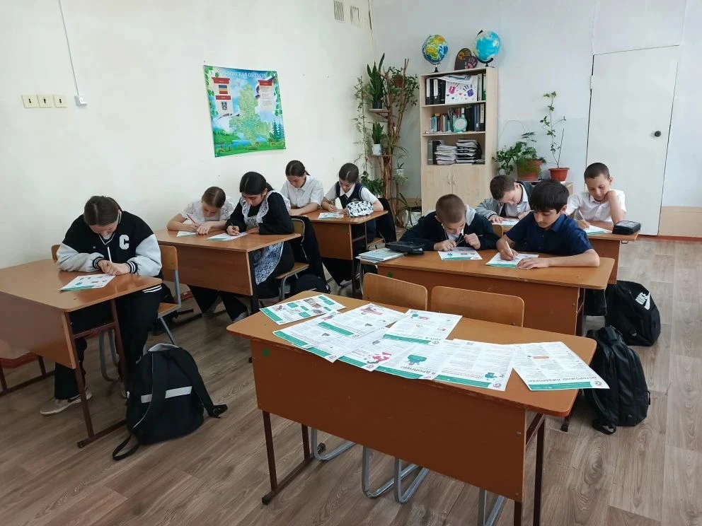 В нашей школе на  занятиях по финансовой грамотности обучающиеся под руководством педаг...