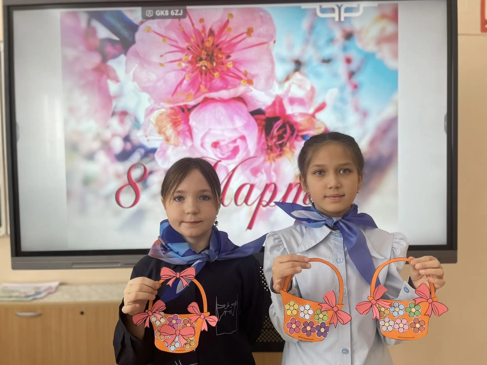 🎁« Подарок для мамы»🎁  Сегодня , Орлята России 3-х классов приняли участие в мастер классе «Подарок 