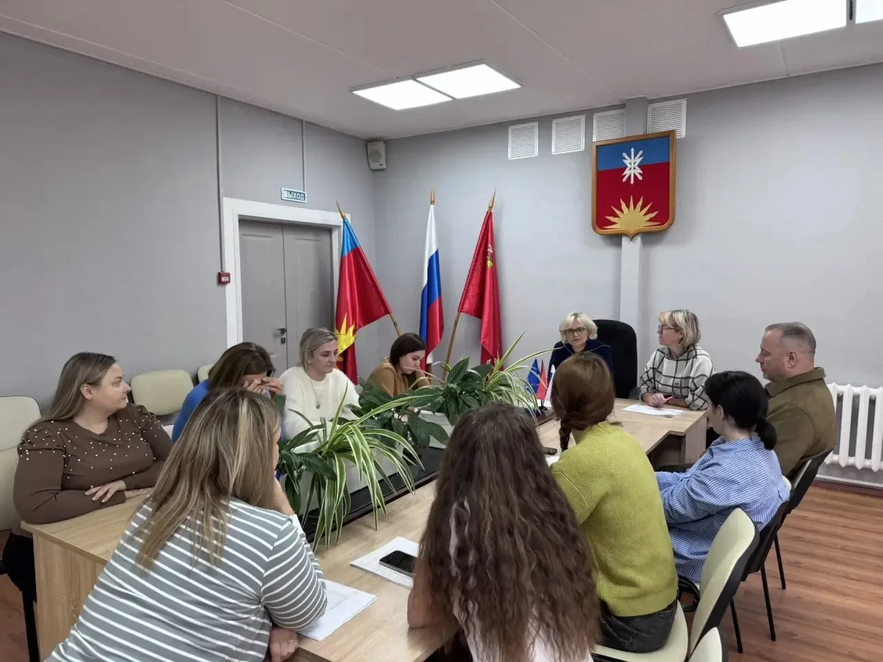 Провела расширенное оперативное совещание, в начале которого поблагодарила всех, кто пр...
