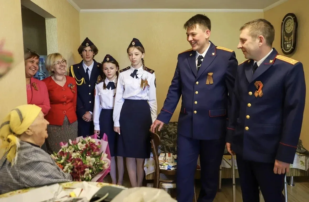 🔥Кадеты класса СК и администрация МБОУ СОШ №6 им. И. Т. Сидоренко вместе с сотрудниками Следственног