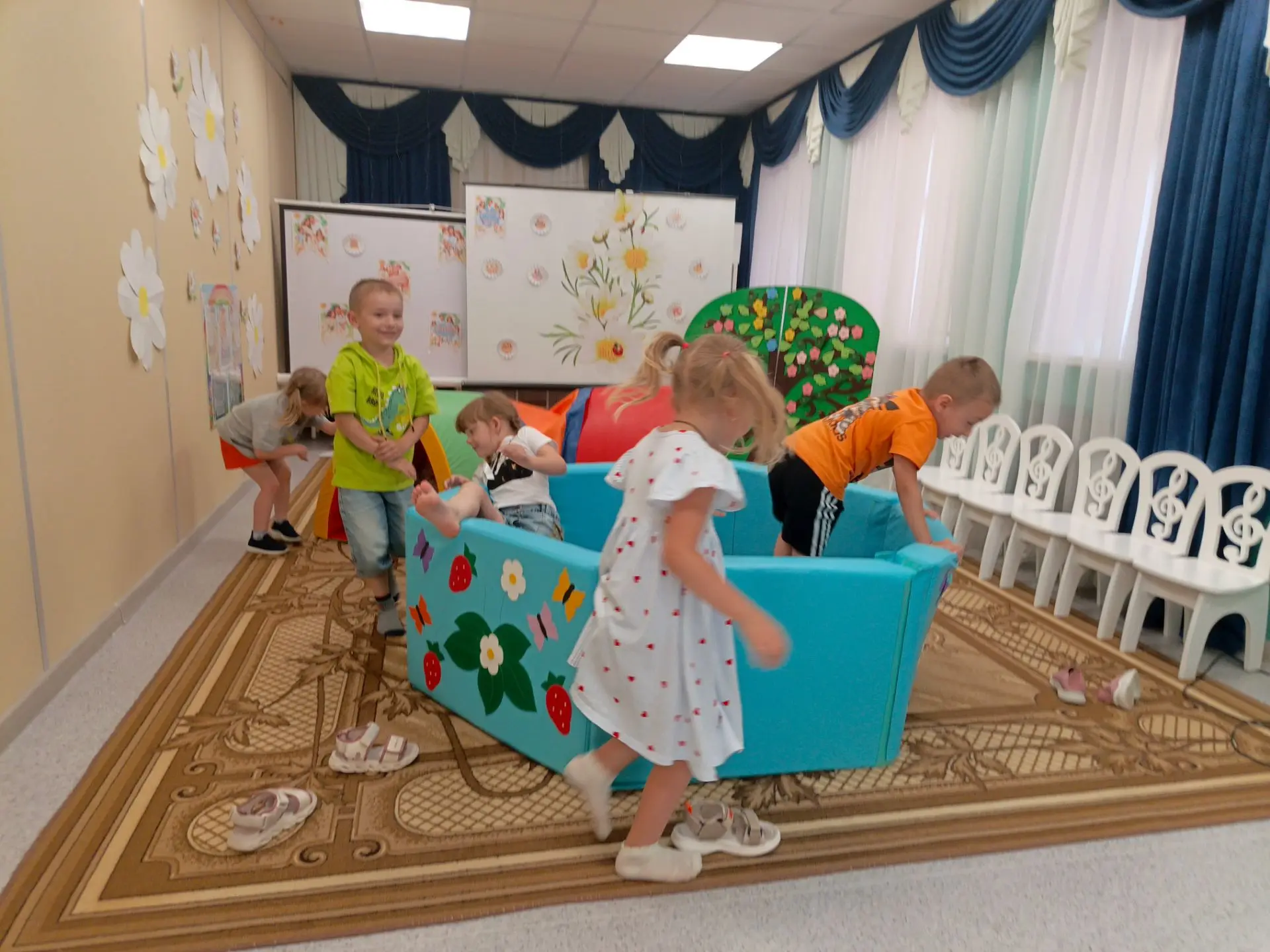 Всех с днём семьи любви и верности!