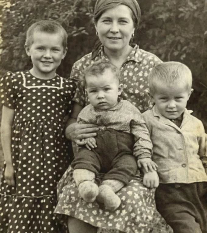 1945 год. Она три года молилась и ждала его с войны, простила измену с подругой и ушла ...
