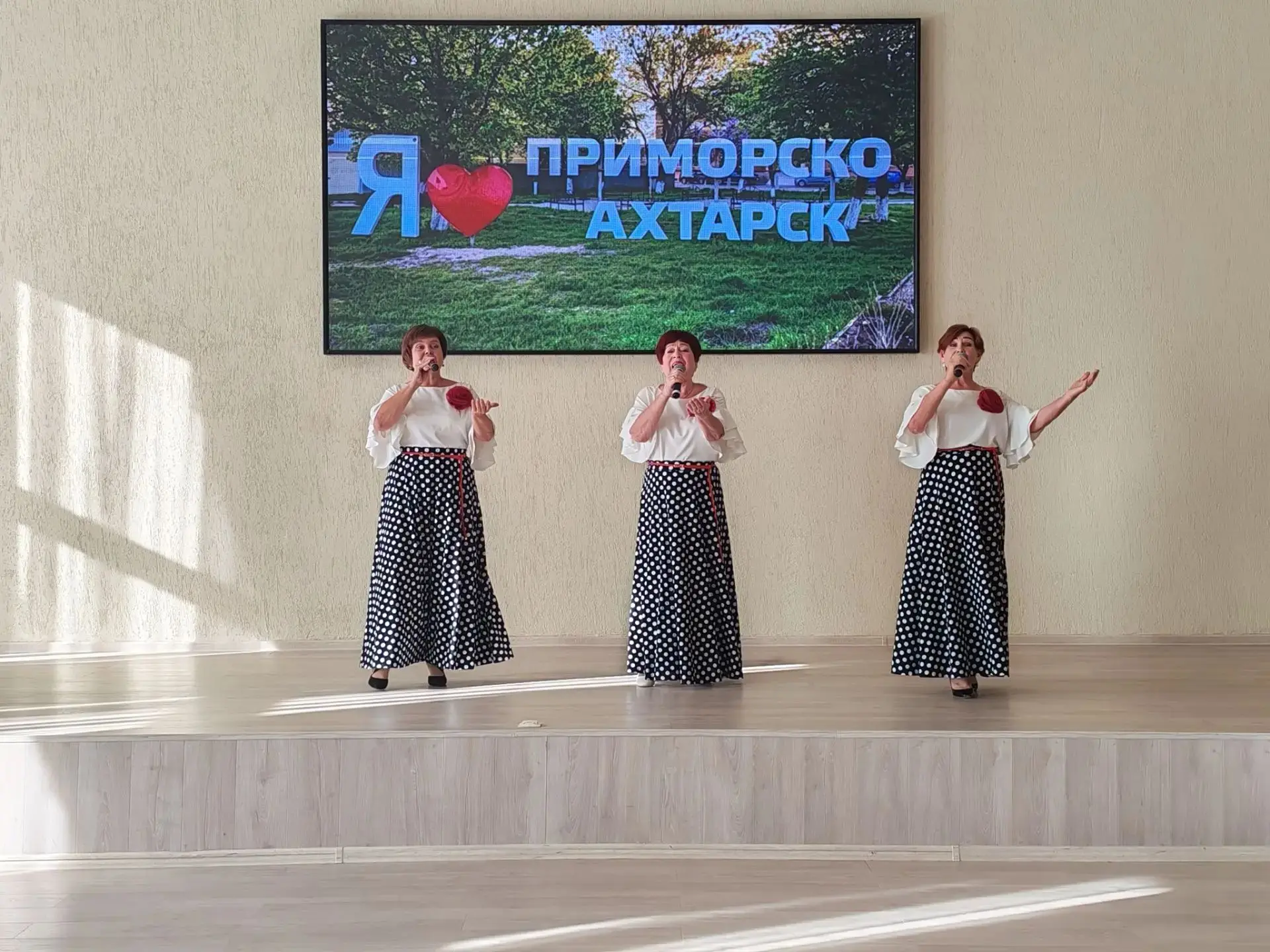 🎤 Песни, которые объединяют: в преддверии Дня Государственного флага прошел праздничны...