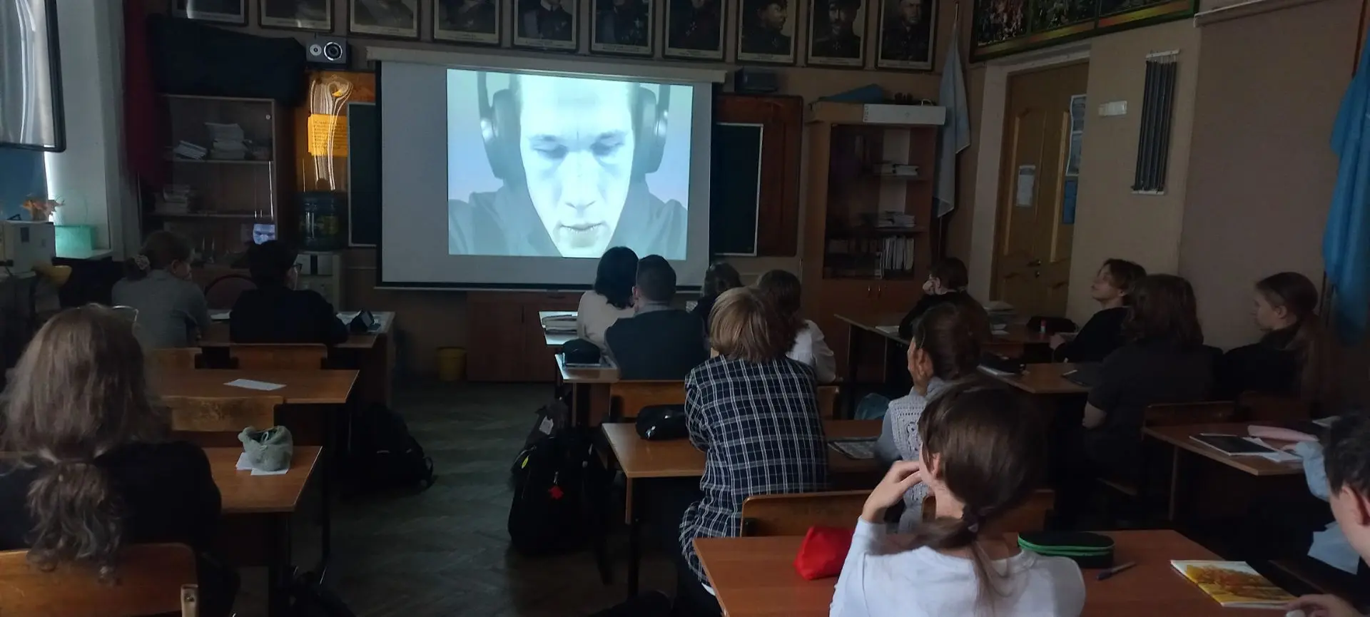 В 8-х -11-х классах прошли киноуроки на тему "Антитеррор", а также уроки на тему "НАК  ...