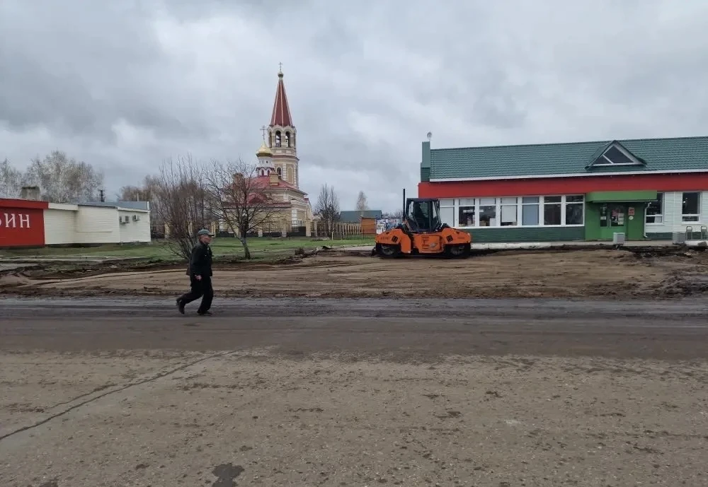 #Максим_Кабанов: Друзья, около  магазина «Пятёрочка», аптеки и спортивного комплекса «Гелиос» ведутс