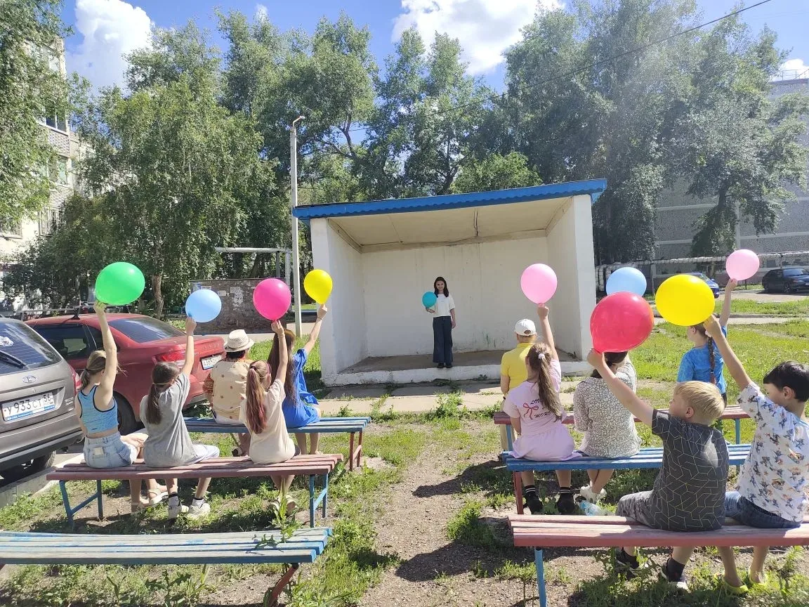 16 июня в лагере дневного пребывания "Радуга" детского клуба "Надежда" удалось совместить важное, тв
