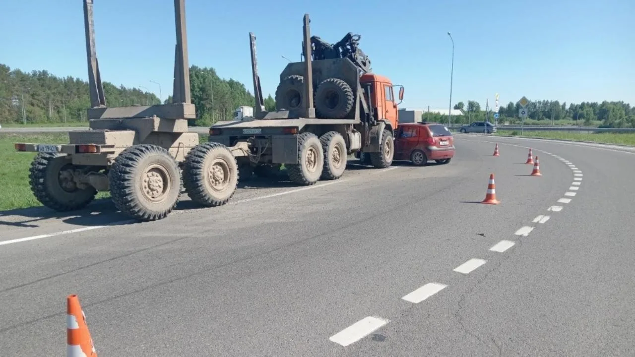 💥 На кольце Казанского тракта автоледи не пропустила грузовик  В Волжском районе, на 93 километре ав