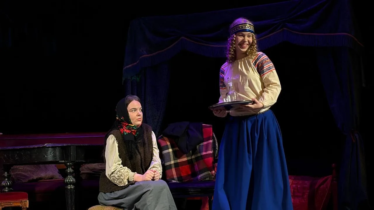 Финал «Живой сцены» — выступление состоялось! 🎭  Ученики 11 «Т» класса уже выступили на сцене ДДТ «Т