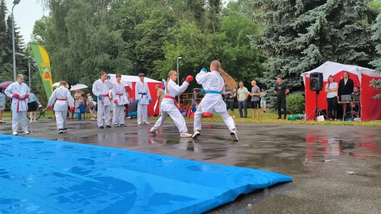 🥋 Мастер-классы от наших юных каратистов на Дне города! 🥋

Воспитанники МАУ ДО «СШ им. А. Г. Смоля