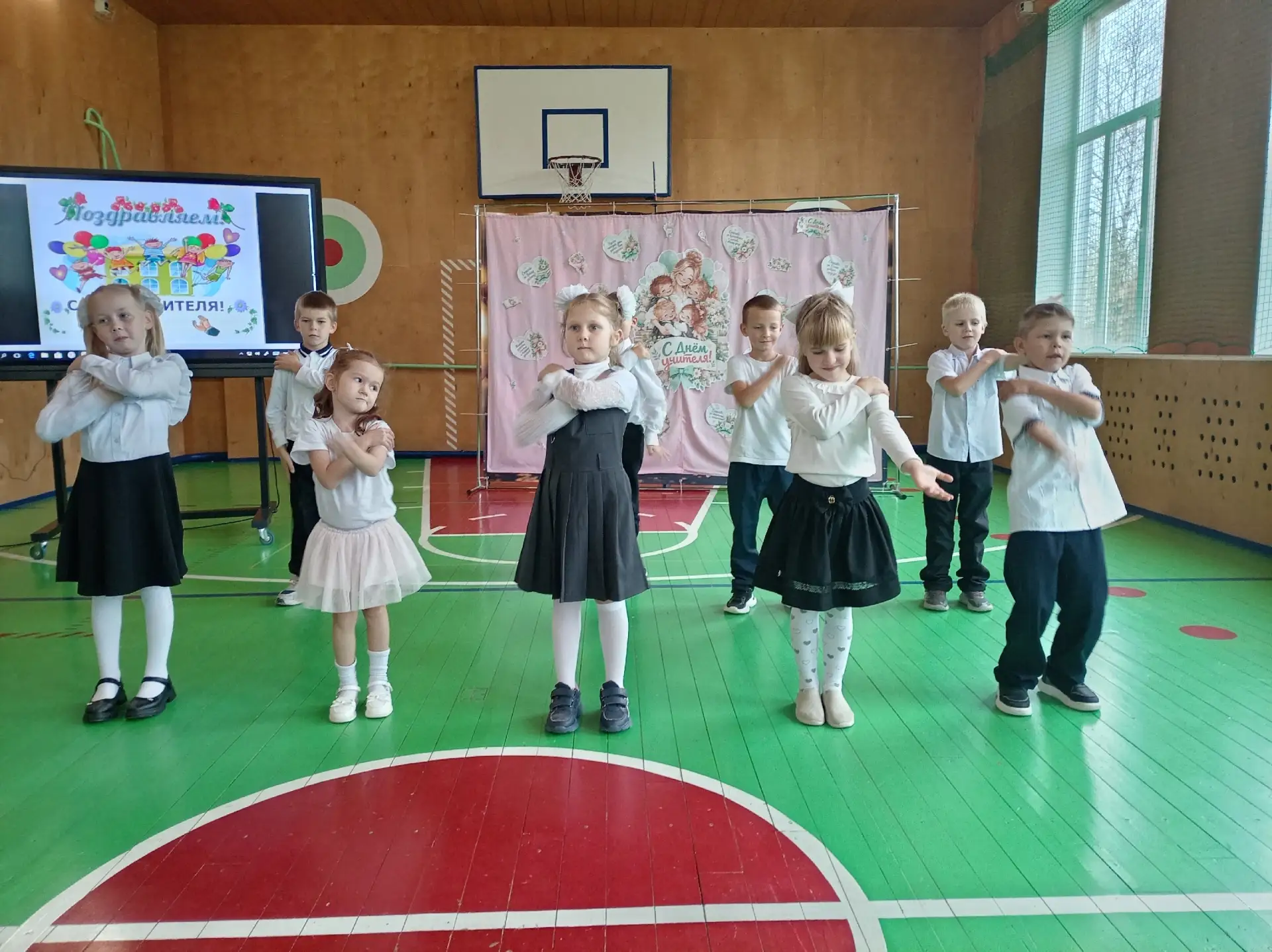 🍁📚2 октября в школе  д. Каршево  прошел праздничный концерт, посвященный Дню Учителя.