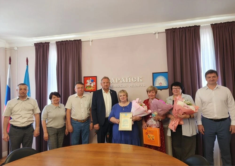Свой юбилей сегодня отмечает заместитель директора и учитель русского языка и литератур...