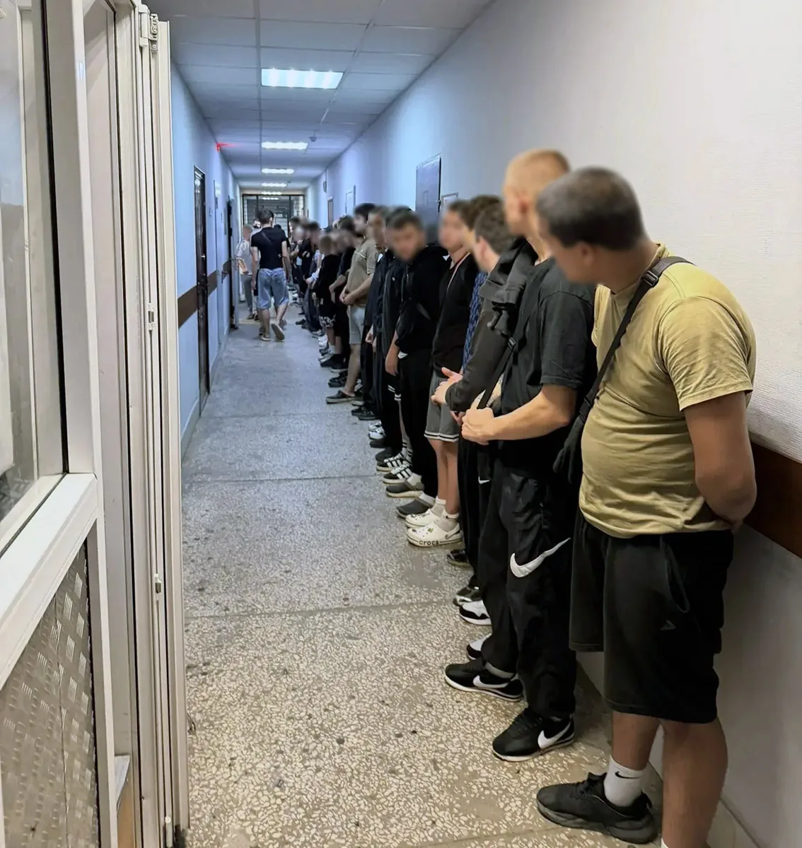 Комплексные профилактические мероприятия провели полицейские в одном из районов областного центра

Ч