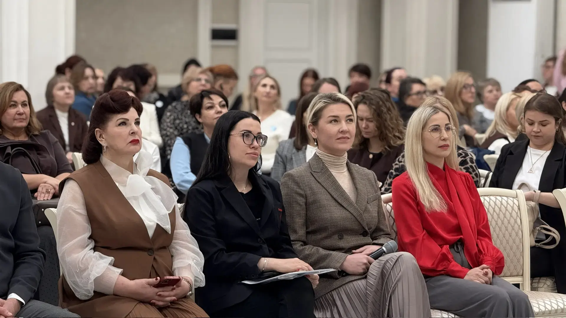 ✔️В областном центре народного творчества состоялся масштабный региональный форум «Женское единство 