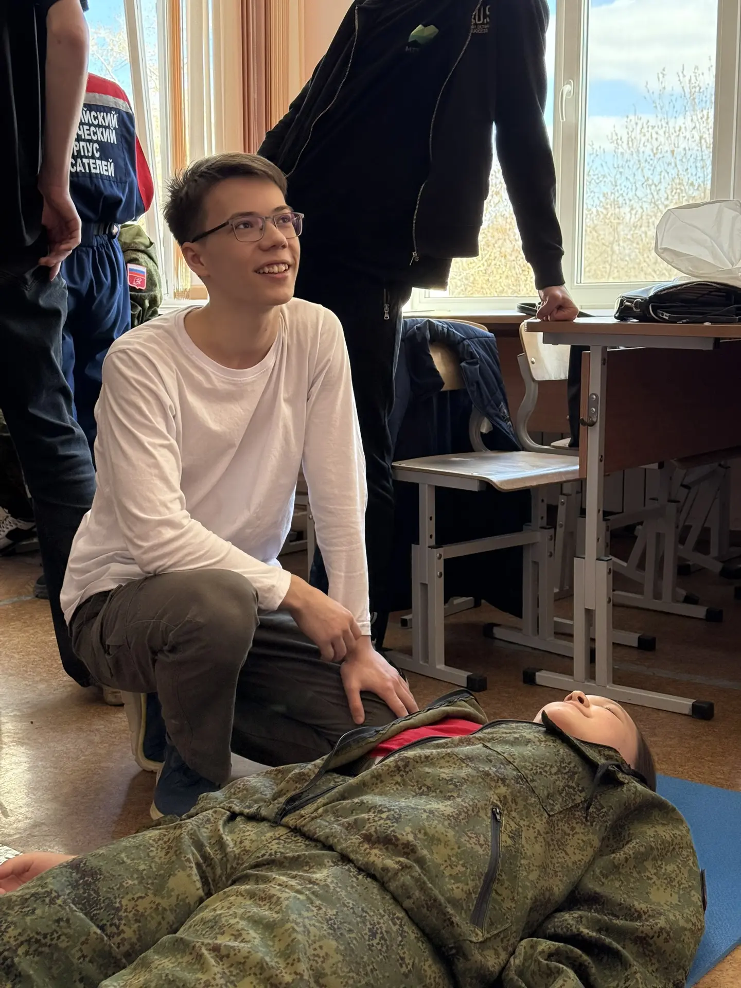 🥈 Серебро «Зарницы 2.0»: наши ребята - в числе сильнейших в районе!  15 апреля наша школа достойно п