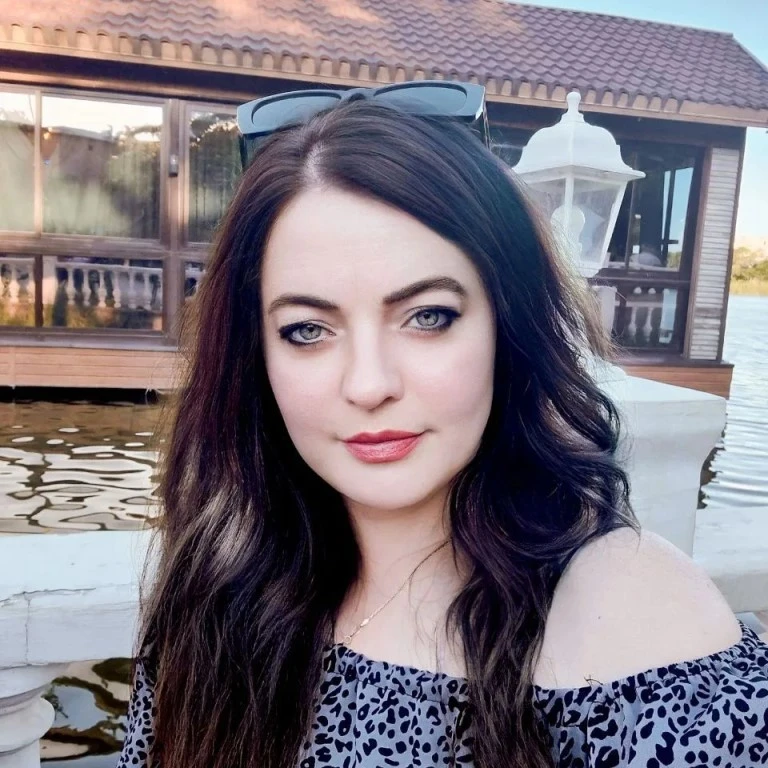 👧 Viktoriya, 45