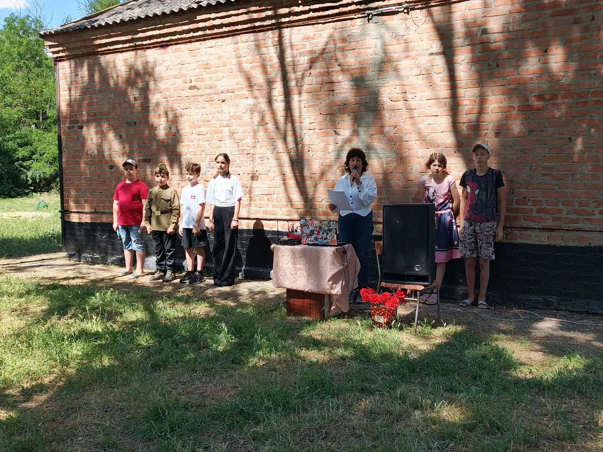В День Памяти и Скорби, в х. Пишванов состоялось возложение цветов к обелискам на братской могиле. 
