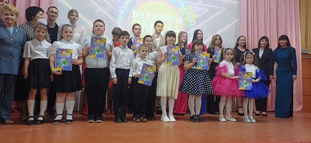 🌎"В родном краю и работа спорится, и песня звонче льется".