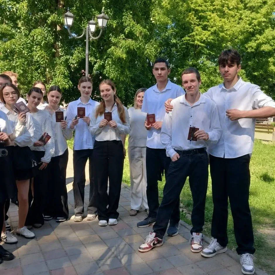 Выпускники школ Апшеронского района продолжают сдачу ЕГЭ

Сегодня, 18 июня, в рамках основного перио