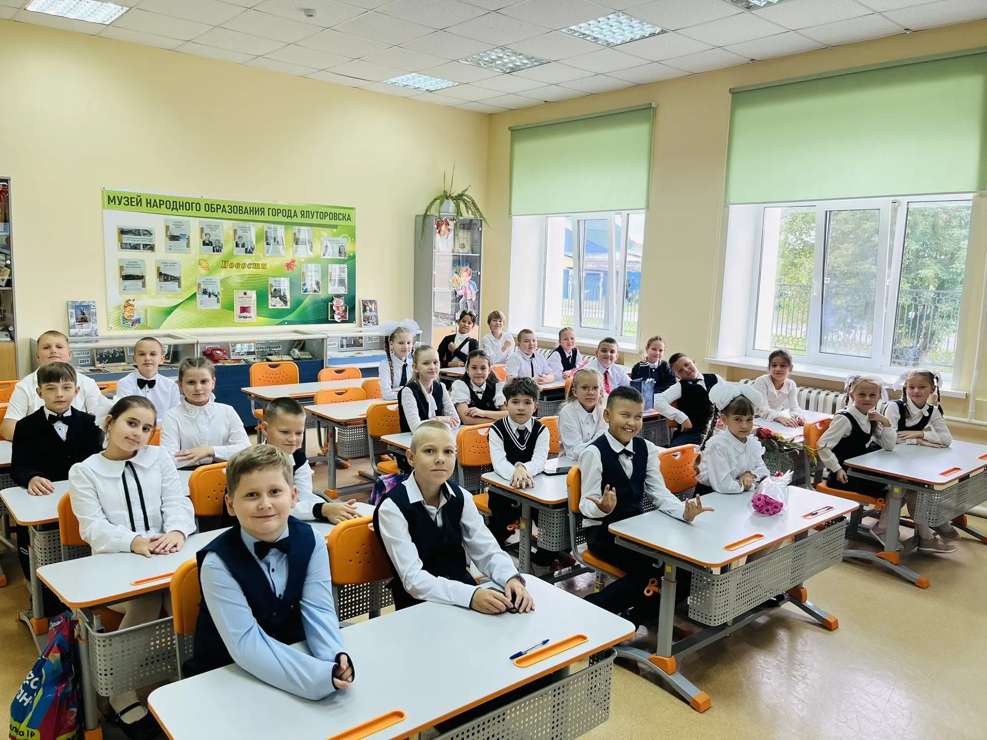 Мы теперь четвероклассники - самые старшие в начальной школе. 🎉