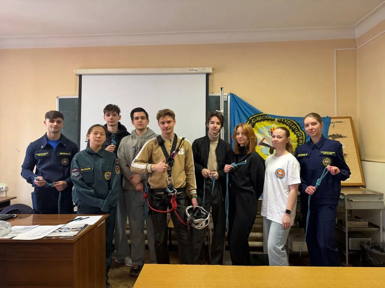 🤝 Всероссийскому студенческому корпусу спасателей 25 лет  Студенческий поисково-спасательный отряд С