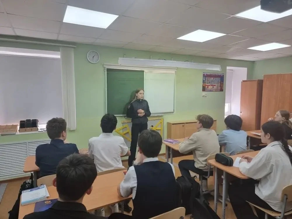 📌 Профилактика буллинга.  Сегодня состоялась профилактическая беседа инспектора  ПДН с учащимся школ