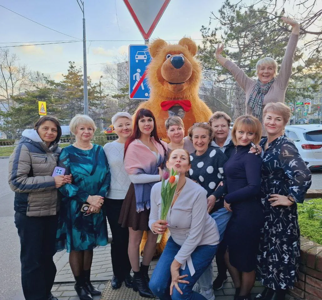 СОТРУДНИЦЫ ООО «СЕВЭНЕРГОСБЫТ» ПРИНИМАЮТ ПОЗДРАВЛЕНИЯ С МЕЖДУНАРОДНЫМ ЖЕНСКИМ ДНЁМ  🌷В преддверии ве