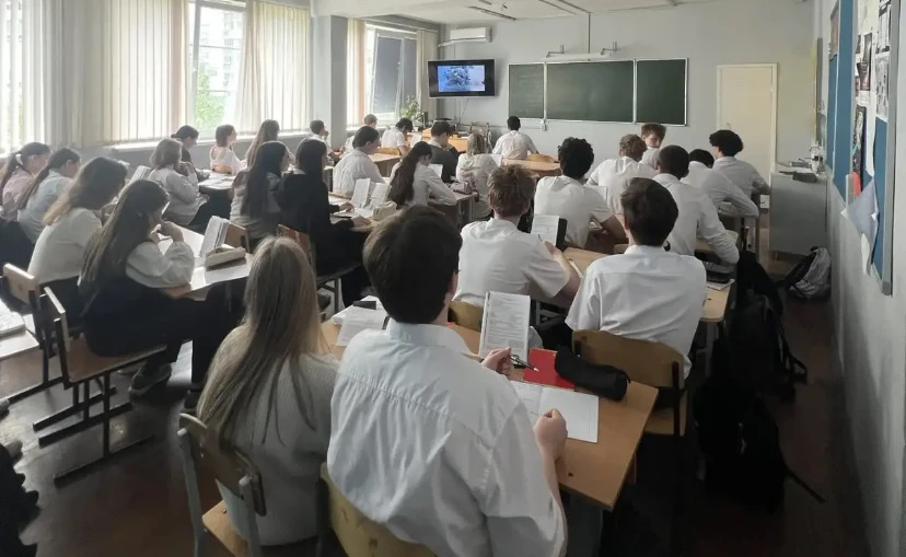 ⚠️ Важная беседа о безопасности и ответственности в 9-11 классах!  Сегодня в нашей школе, МБОУ СОШ №