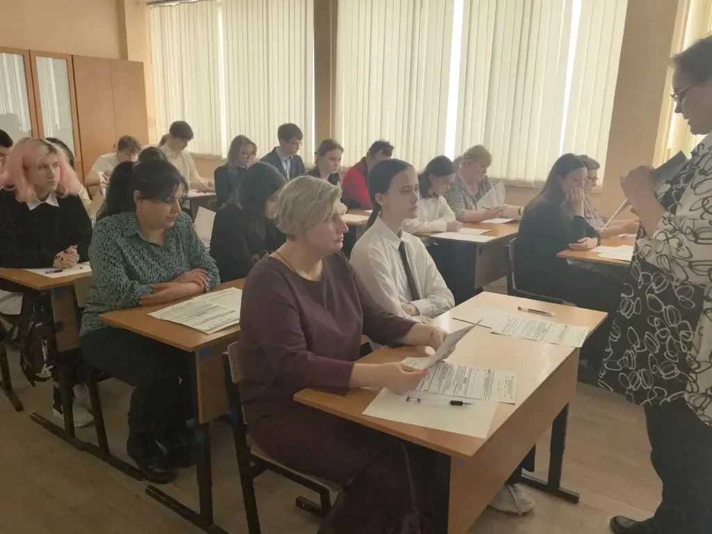 Родители сдали ЕГЭ по математике!   12 марта в Домодедовской школе №1 было непривычно шумно и волнит