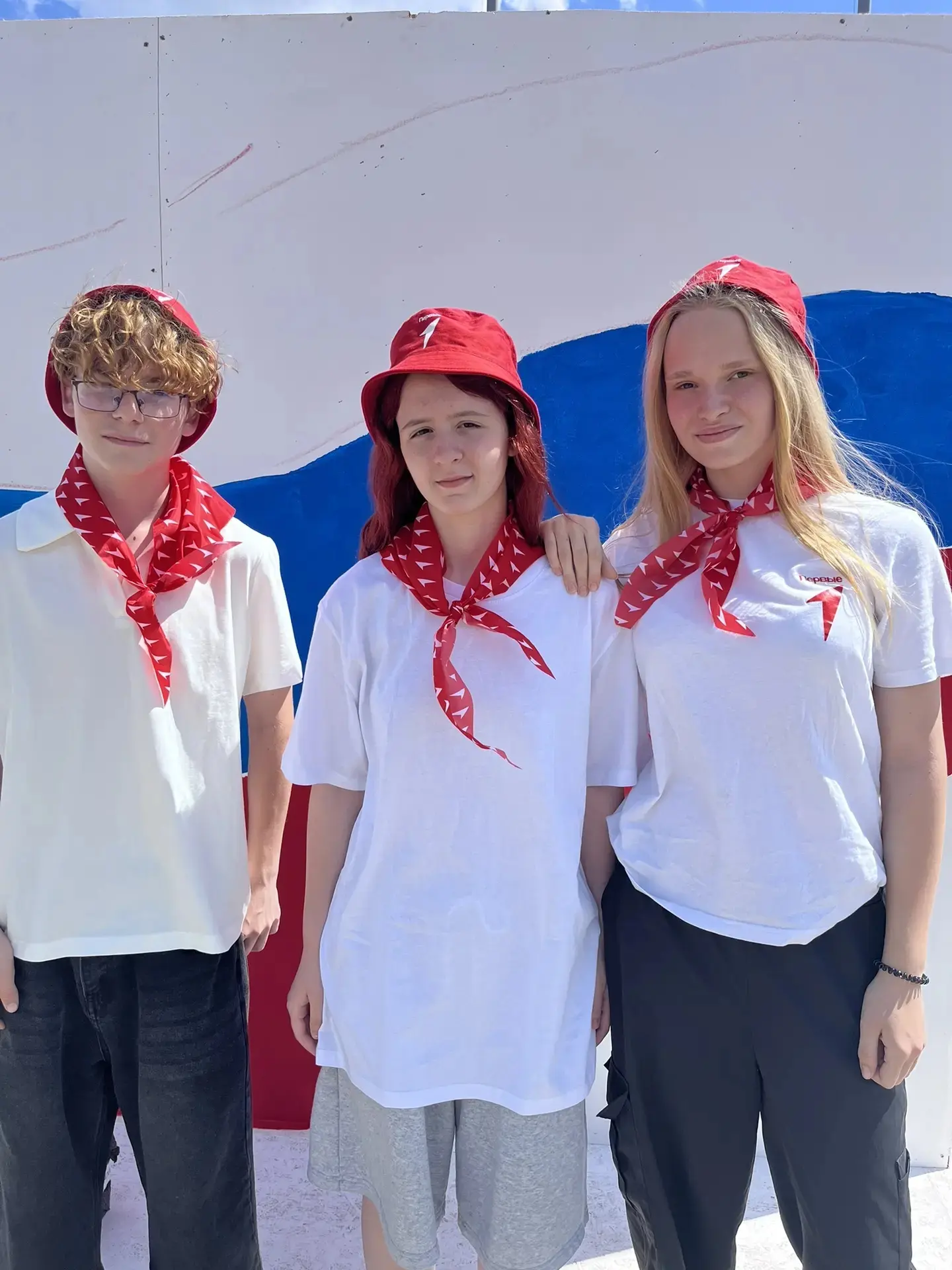 🇷🇺100 метров триколора и больше 2 000 сердец❤️, бьющихся в унисон! ✨

🫶В День России активисты Пе
