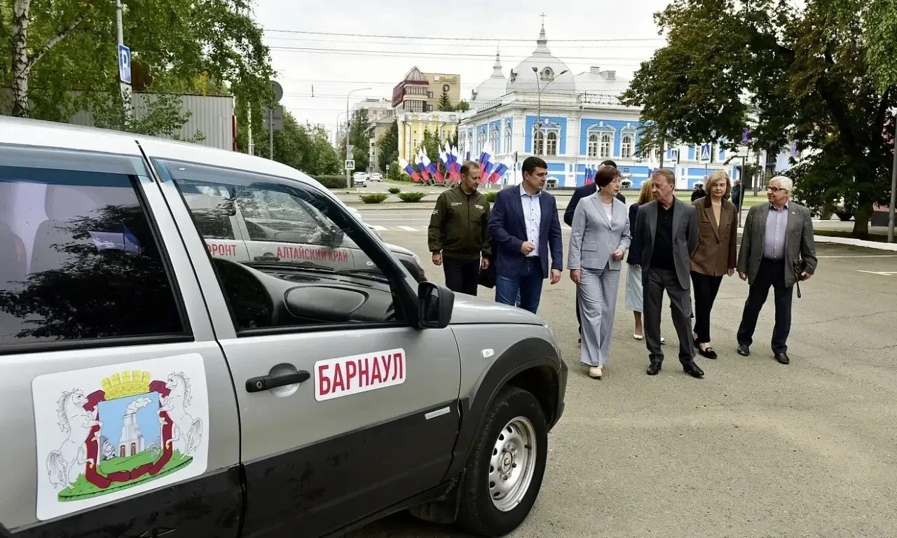 Помощь участникам СВО и жителям новых регионов отправили из Барнаула в День города