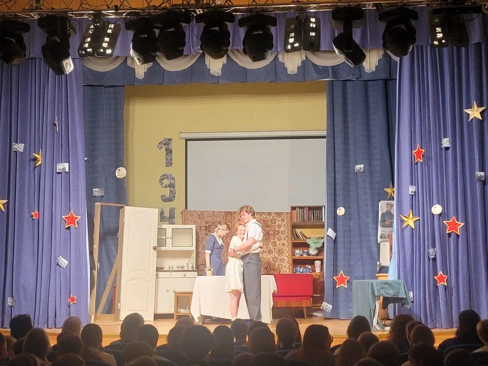 Сегодня у нашего школьного театра «Перспектива» – знаменательный день! 🎭  Состоялась долгожданная пр
