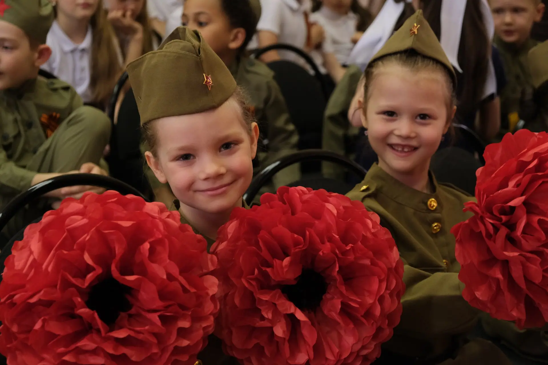 🎭 9 Мая в сердце каждого: праздничный концерт в нашей школе  Песни, стихи, слёзы на глазах — всё это